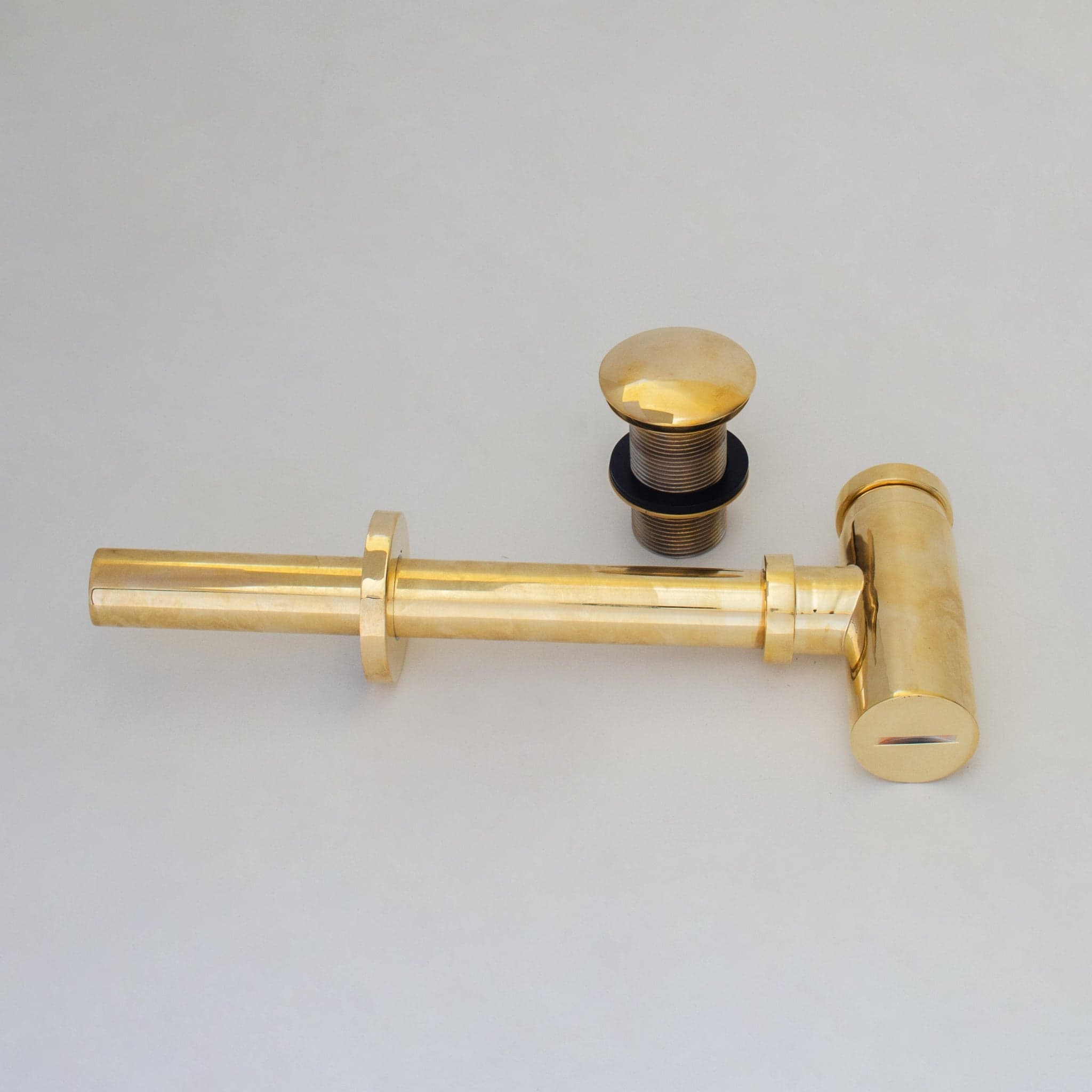 Round Solid Brass Bottle P-Trap & Push-Up Drain