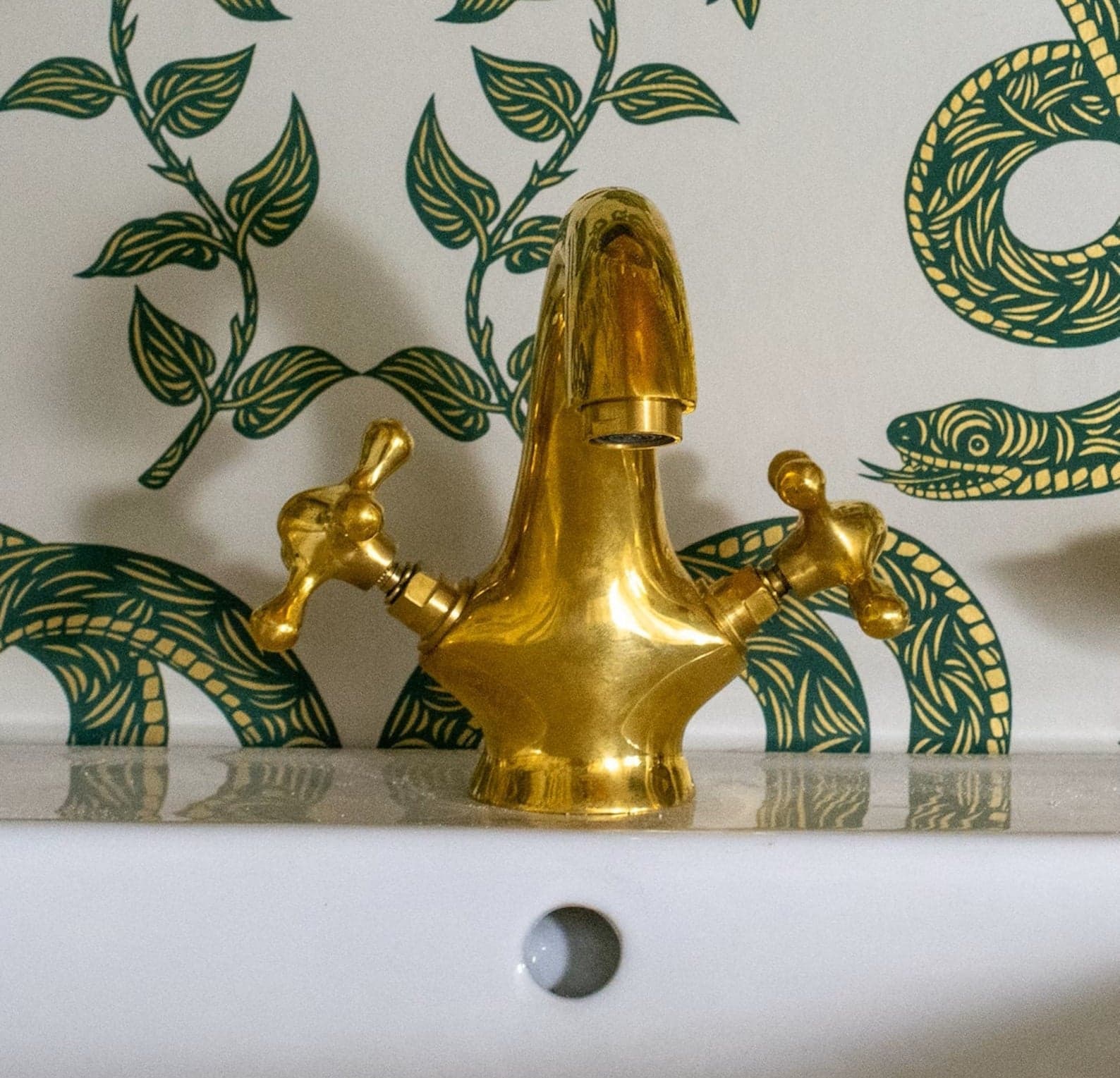 Single-Hole Unlacquered Brass Bathroom Sink Vanity Faucet with Double Simple Cross Handles