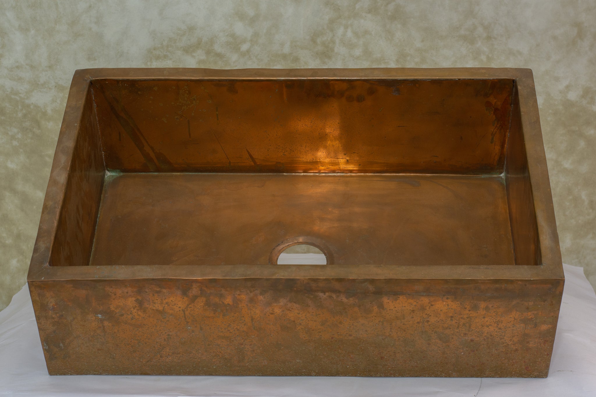 33" Antique Copper Farmhouse Apron Sink, Single Bowl alternate view 3