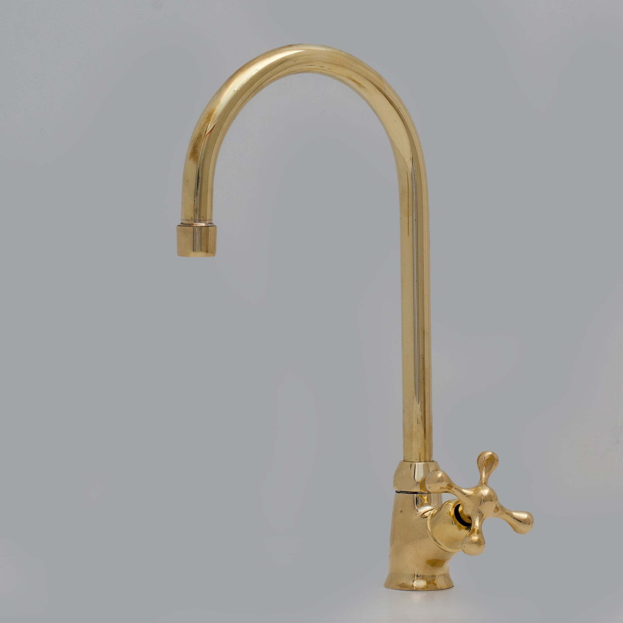 Heritage - Unlacquered Brass Single Hole Sink Faucet alternate view 2