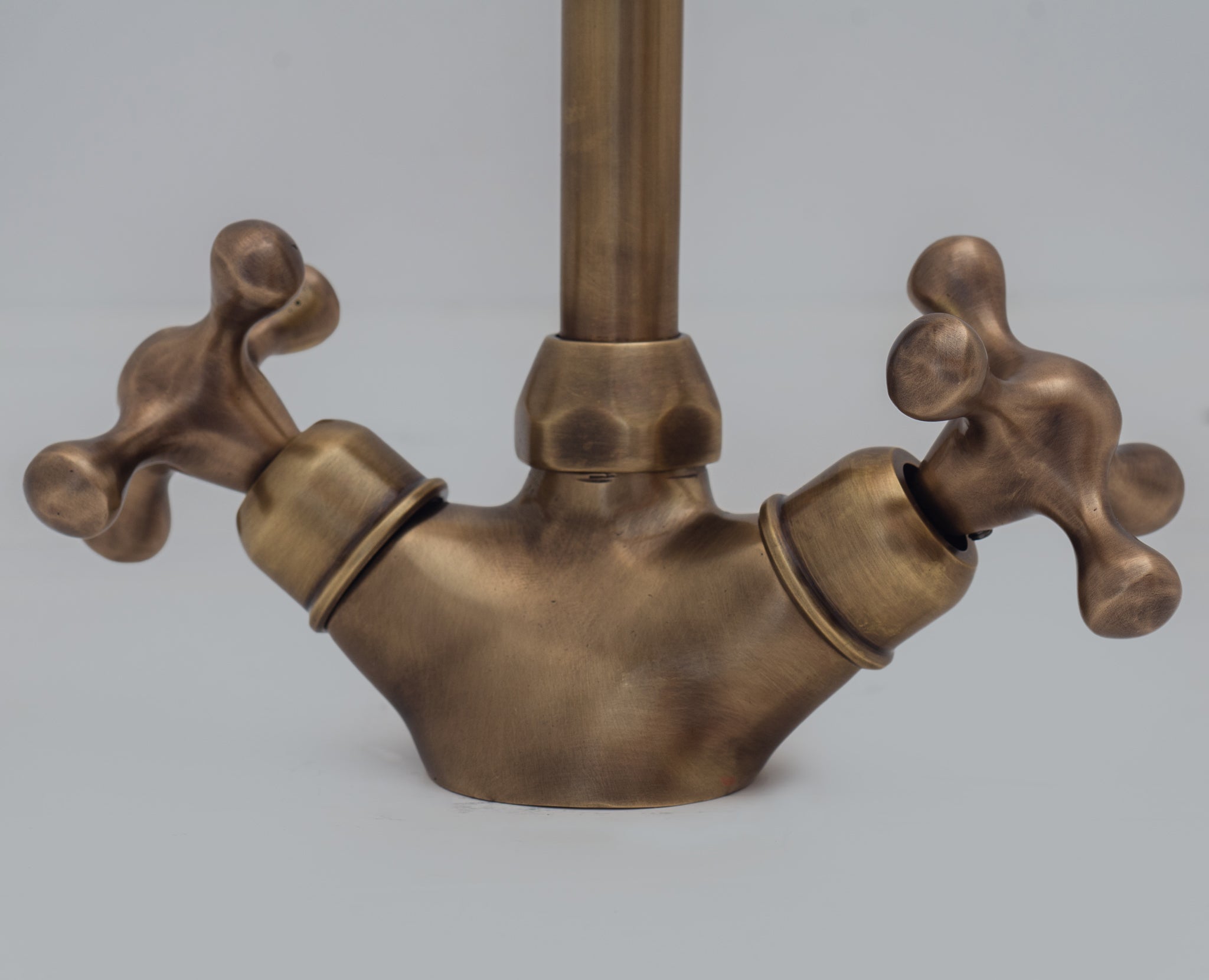 Oil Rubbed Bronze Single Hole Faucet, Antique Bronze Bathroom Sink Faucet alternate view 7