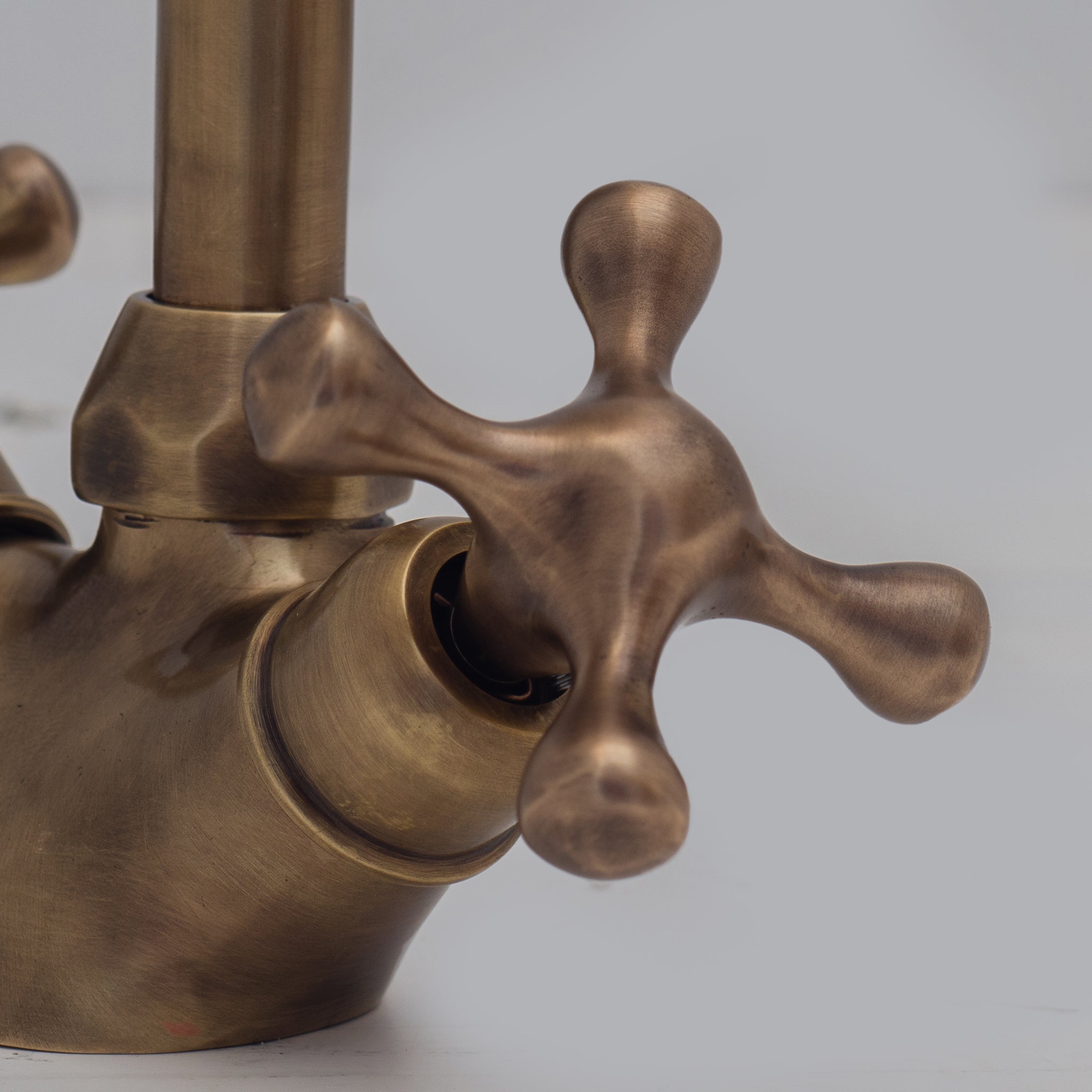 Oil Rubbed Bronze Single Hole Faucet, Antique Bronze Bathroom Sink Faucet alternate view 8