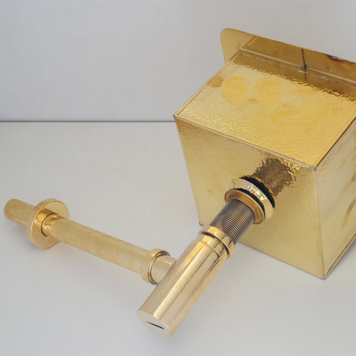 Round Solid Brass Bottle P-Trap & Push-Up Drain alternate view 2