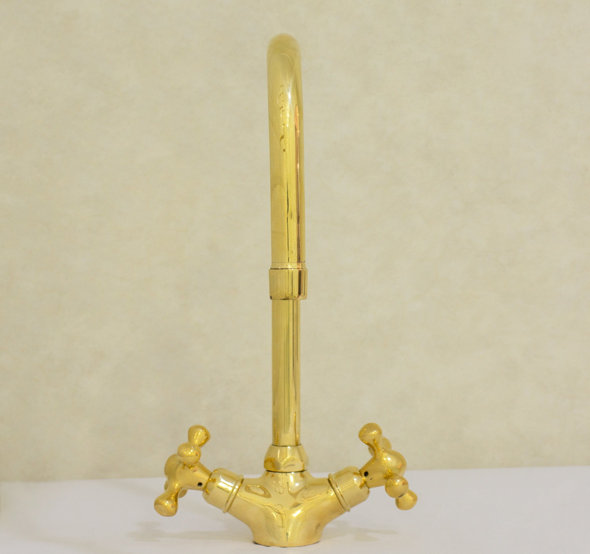 Single Hole Bathroom Faucet – Antique Brass Bathroom Faucet alternate view 3