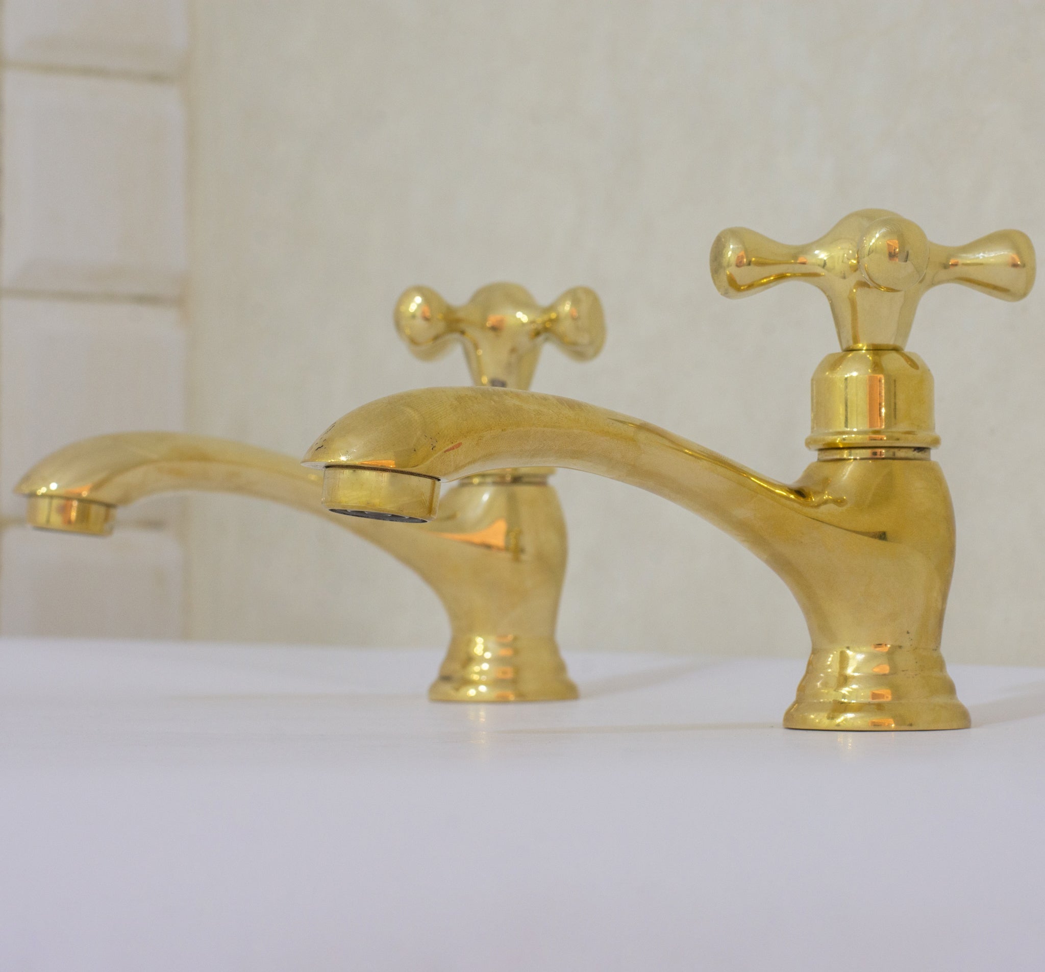 Single Hole Brass Bathroom Faucet – Brass Single Hole Bathroom Faucet alternate view 3