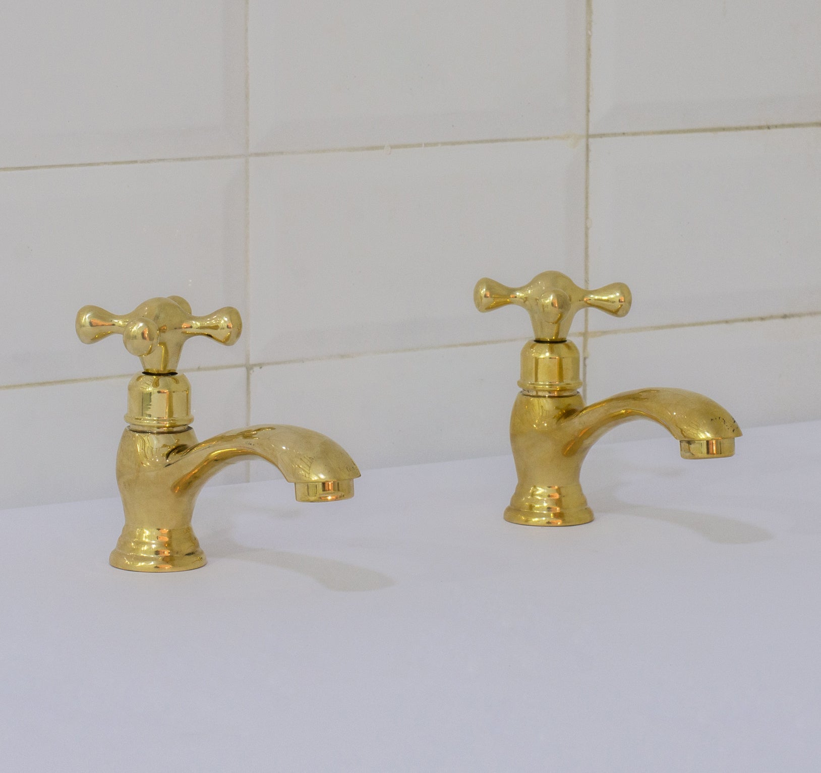 Single Hole Brass Bathroom Faucet – Brass Single Hole Bathroom Faucet alternate view 5