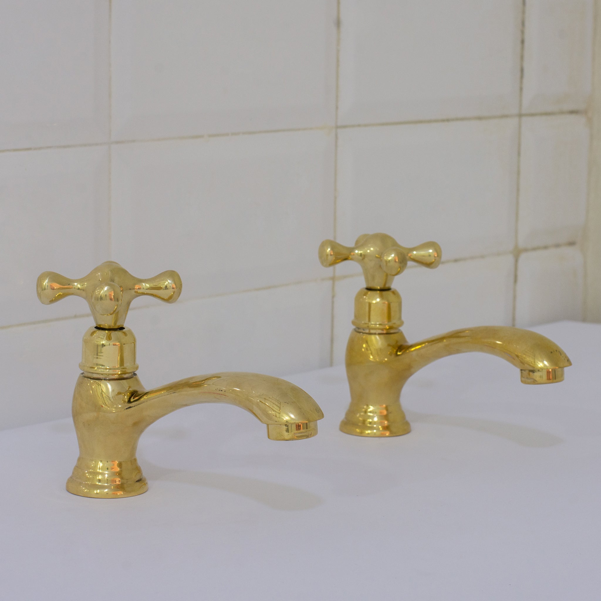 Single Hole Brass Bathroom Faucet – Brass Single Hole Bathroom Faucet alternate view 2