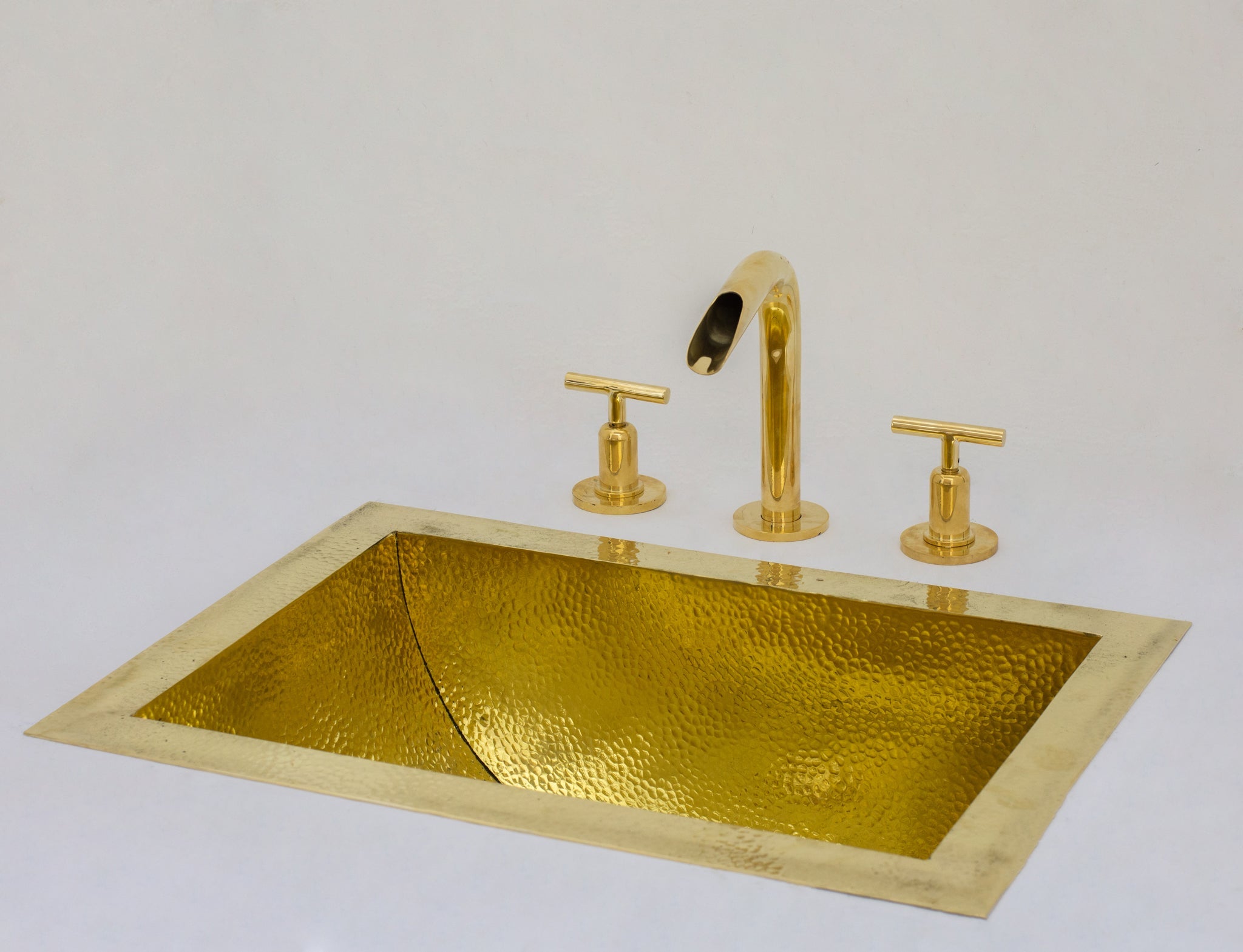 Solid Brass Undermount Bathroom Sink, Hammered Drop-in Vanity Sink With 3-Hole Waterfall Faucet, Undermount Deep Curved Basin